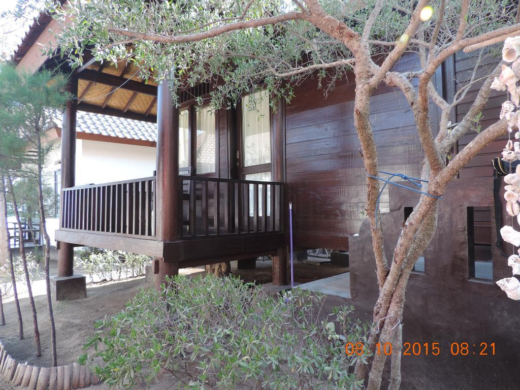 Yaya Bungalows Blue Coral ギリ島 部屋 写真