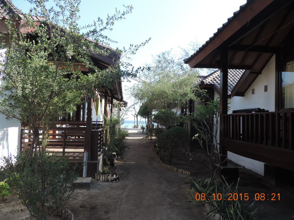 Yaya Bungalows Blue Coral ギリ島 エクステリア 写真