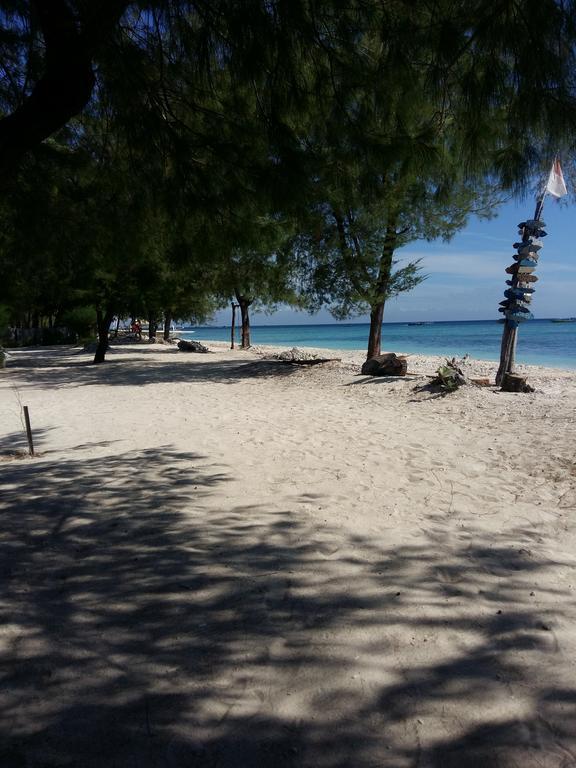 Yaya Bungalows Blue Coral ギリ島 エクステリア 写真